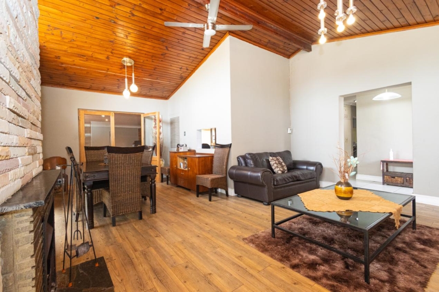 4 Bedroom Property for Sale in Windsor Park Western Cape
